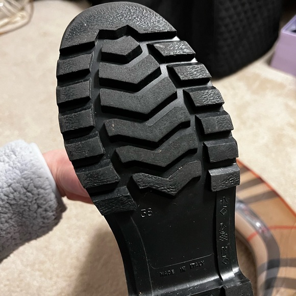 Authentic Burberry Rain boots. Please take a look at photos before purchasing. - Picture 5 of 10